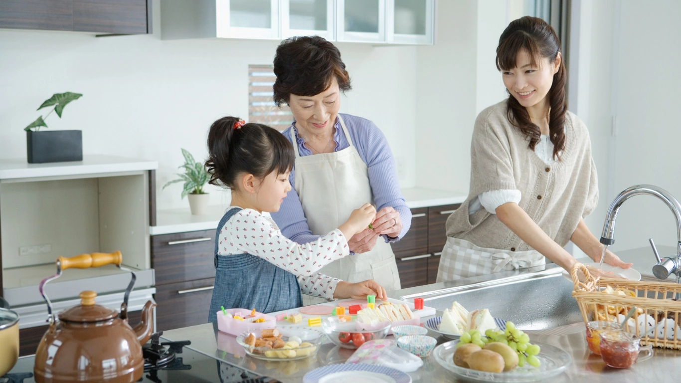 Gia đình lựa chọn sản phẩm chăm sóc nhà cửa PRIDE